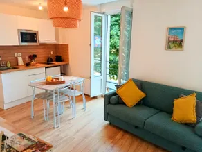 Apartment facing the train station • Ideal for business & short stays - Image 2