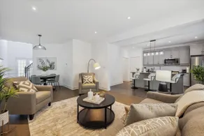 Luxurious and Beautiful, Barrie - Image 3