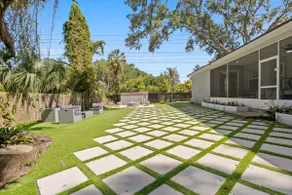 New King Beds-Peaceful backyard-EVcharger-Massage - Image 3