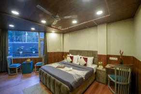 Leo - 2BHK With Jacuzzi (2.5 kms from mall road) - Image 4