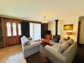 Two Bedroom Deluxe Cabin - Image 5
