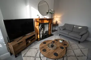 4 Bed End Terrace - sleeps 7 - Image 2