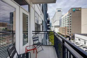 Walk 2 Broadway~King bed~2 Fulls~Parking~Pool~Gym - Image 4