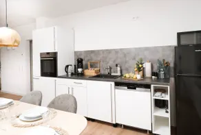 3 rooms | Spacious | Near hospital & train station - Image 4