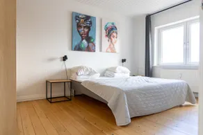 Perfect for 3 | Free parking | Close to downtown - Image 5