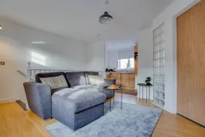 Quaint 1 Bedroom 1st Floor Flat - Image 2