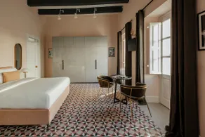 Chic Studio Apartment with Balcony in Valletta - Image 4
