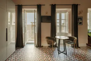 Chic Studio Apartment with Balcony in Valletta - Image 3