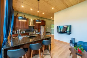 Southridge Chalet | HOT TUB | AC | BBQ | VIEWS - Image 3