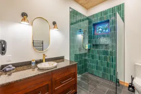 Southridge Chalet | HOT TUB | AC | BBQ | VIEWS - Image 4