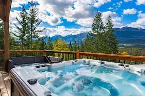 Southridge Chalet | HOT TUB | AC | BBQ | VIEWS - Image 2