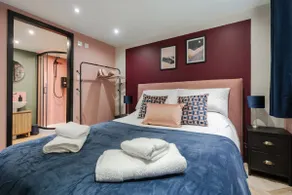 The Lodge - Image 5