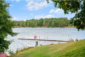 Renovated Lake view Retreat w/ Kayaks & Big Garden - Image 5