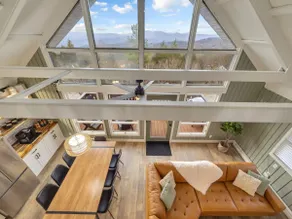Boho Chalet w/ Mountain Views - Image 3