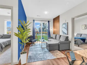 Elegant 2BD/2BA Near Downtown + Free Parking - Image 5