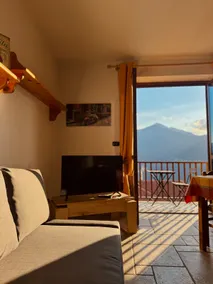 Belvedere Retreat: Panorama, Private Jacuzzi & Spa - Image 2