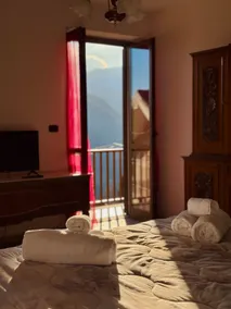 Belvedere Retreat: Panorama, Private Jacuzzi & Spa - Image 3