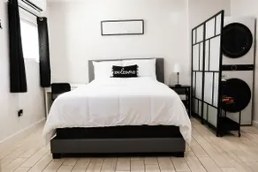 Chandler Studio-Prime Location! - Image 2