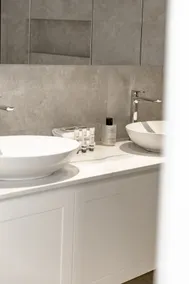 Luxury Manly Beachfront Apartment - Image 5