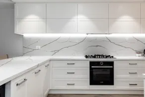 Luxury Manly Beachfront Apartment - Image 2