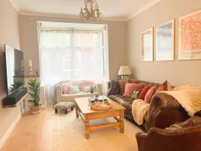 Artistic 3 bed home in Old Trafford next to MUFC - Image 5