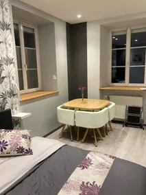 Private hot tub/ Parking/ Netflix/ Quiet location - Image 5