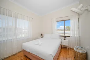 Manning Point Heights Upstairs - Image 4