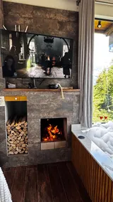 Romantic retreat • Hydro and amazing view - Image 3