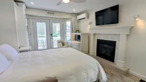 Sunshine Suite, walk to beach - Image 2