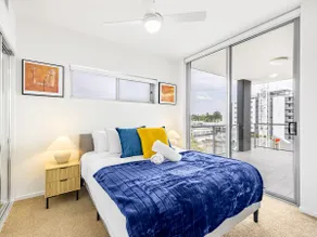 Modern 3BR Riverside APT w Parking near Shops and Park - Image 3