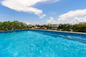 2 Pools + Housekeeping + Parking + Laundry + More - Image 5