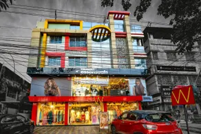 Swarna Biroti Kolkata - 20 mins Airport 7 mins metro 0 mins bus stop - Image 2