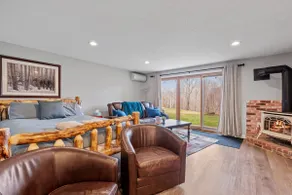 Open Concept Condo Sleeps 8 - Image 2
