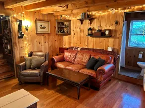 Pond View Escape, Off-Grid, Rustic & Dog Friendly - Image 5