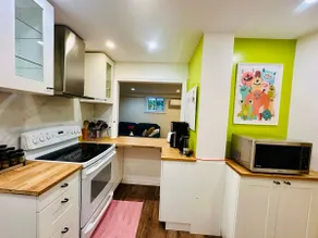 Cozy Clean Equipped Home in a Peaceful Area - Image 5