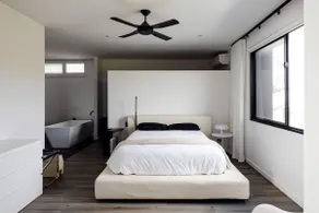 Haven House : mid century modern - Image 2