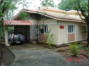 Villa in Khandala | Outdoor Tub | Garden | Breezy - Image 3