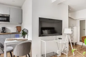 Trendy & Central Stockholm Apt - Image 3
