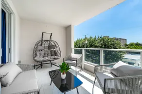 King Beds/Pool. Minutes From Beach, Casino, Shops - Image 3