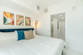 King Beds/Pool. Minutes From Beach, Casino, Shops - Image 2