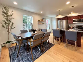 Elegant Heritage Retreat in Downtown Waterfront - Image 4