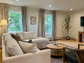 Elegant Heritage Retreat in Downtown Waterfront - Image 2