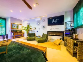 Love Suite: Private hot tub and tropical atmosphere - Image 5