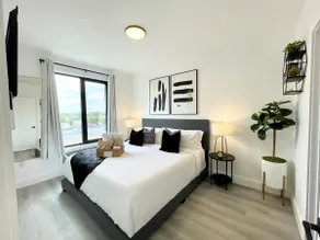 Luxe King 1BR -Indoor Pool Near EWR, NYC & MetLife - Image 3