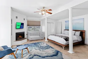 Sleeps 20+ Hot Tub-King Beds-Gym-BBQ-Fire Pit-TVs - Image 4