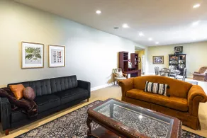 Hillside Haven Private 3 bed 2 Bath Apartment - Image 3