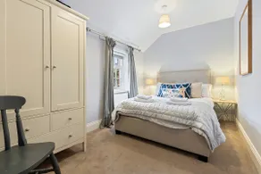 No. 4 - Oak Tree Cottage - Pass the Keys - Image 2