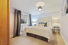 No 6 - Wisteria Cottage - Pass the Keys - Image 2