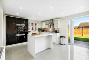 5BR Hinckley l Sleeps 10 l 2 Big Parking l House - Image 5