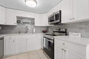 Glam Style 1BR Condo | Heated Pool Near Siesta - Image 5